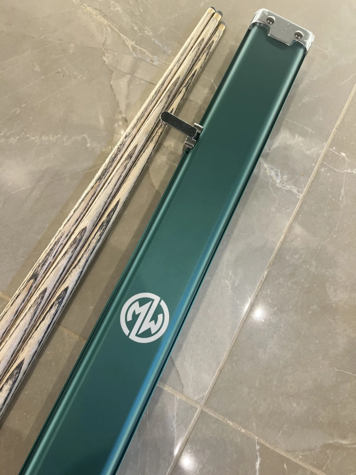 Green Aluminium Cue Case — Limited Edition