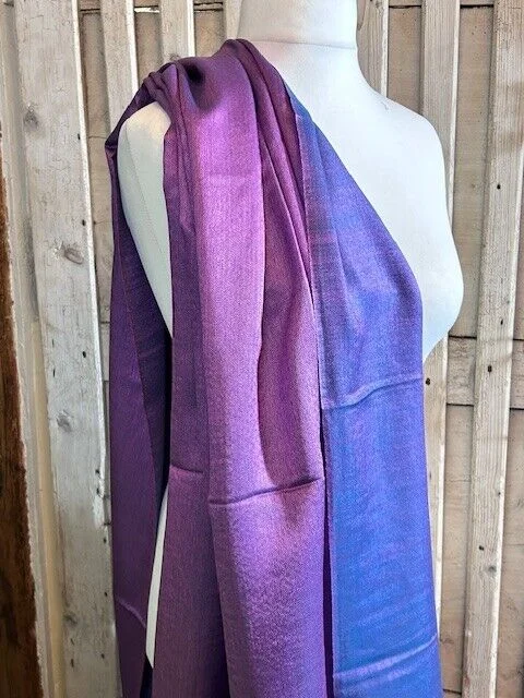 Fine quality lavender pink silk reversible tassel edge pashmina Pashmina Love view 3