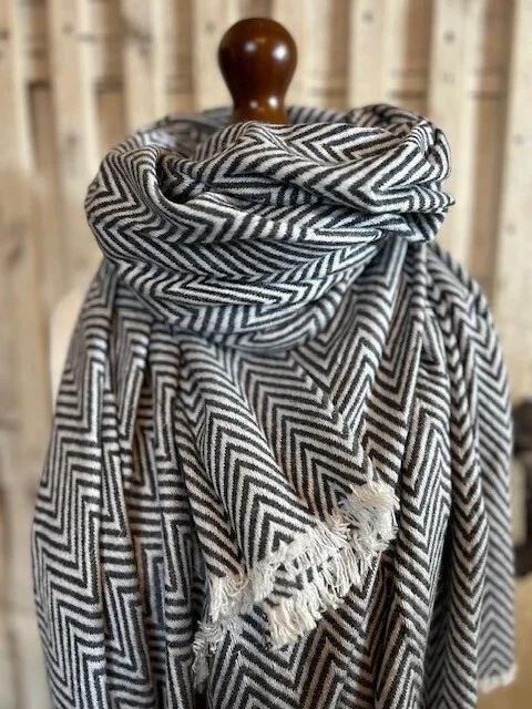 Charcoal cashmere wool & silk large pattern herringbone shawl by Pashmina Love