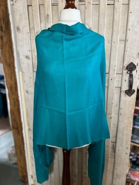 Superior pure pashmina peacock fine quality lightweight shawl by Pashmina Love