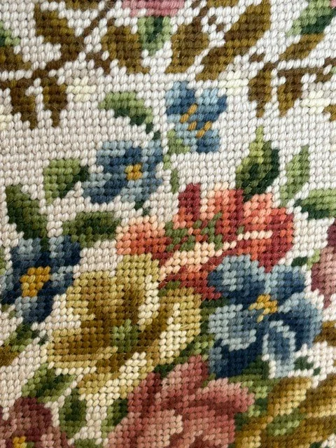 The prettiest vintage needlepoint embroidered floral cottagecore handbag view 5