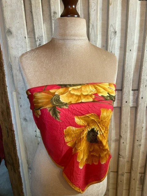 Stunning vintage red & gold bold floral print square scarf view 3