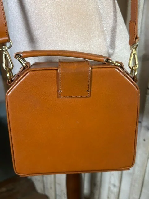AND OTHER STORIES chestnut tan leather boxy xb shoulder bag view 10