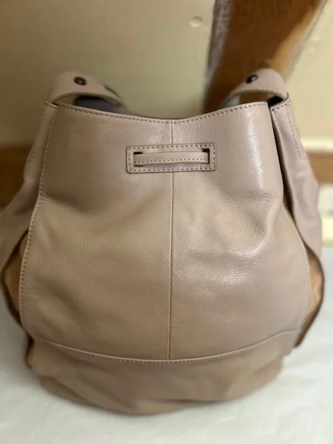 AUTOGRAPH taupe soft leather sac bucket slouch hobo shoulder bag view 7