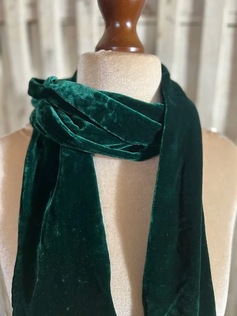 Long thin green velvet tassel end scarf muffler view 2