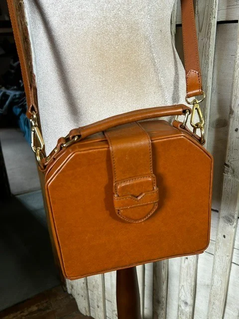 AND OTHER STORIES chestnut tan leather boxy xb shoulder bag view 7