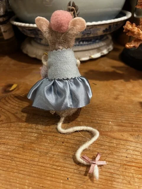 'Matilda' handmade needle felt mouse view 4