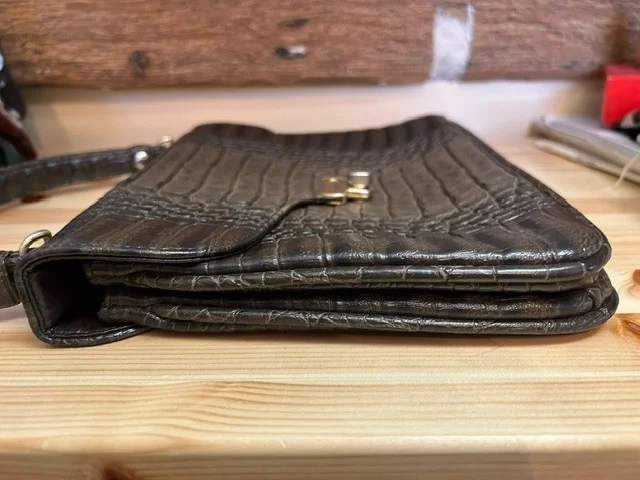 Beautiful vintage brown croc effect leather top handle handbag view 7