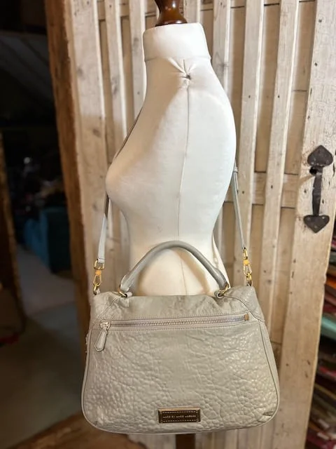 Lge MARC JACOBS stone grainy leather across body satchel shoulder bag view 3