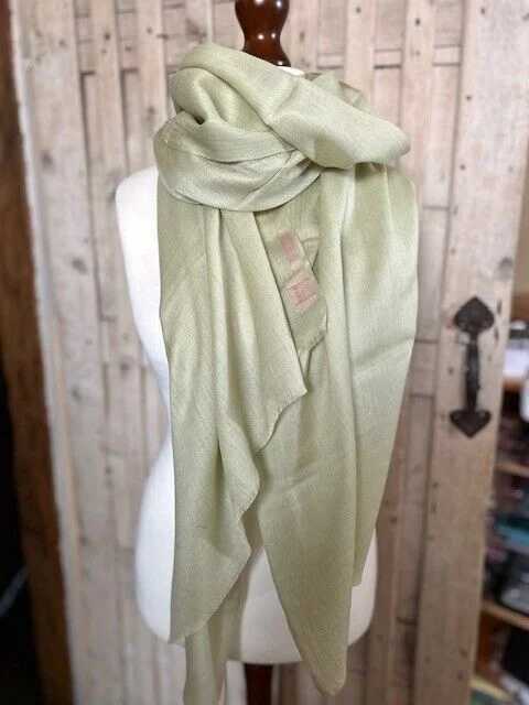 Fine lightweight parchment wool & silk pashmina by Pashmina Love