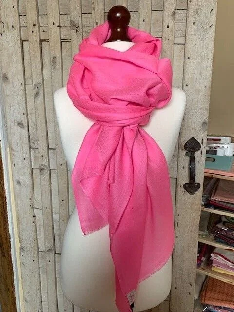 Fine bubblegum pink cashmere/wool pashmina by Pashmina Love view 2