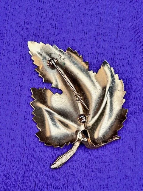 Vintage goldtone and cz leaf brooch pin view 3