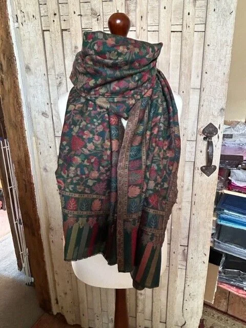 Supreme quality cashmere & wool traditional dark green Kani floral pashmina view 2