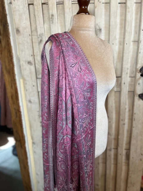 Pink paisley pure silk Jamawar pashmina shawl by Pashmina Love view 2
