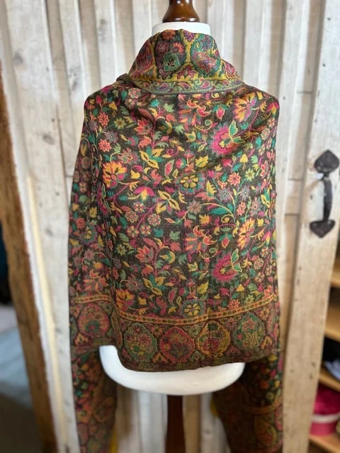Gold traditional Kani floral reversible fine wool shawl by Pashmina Love view 3