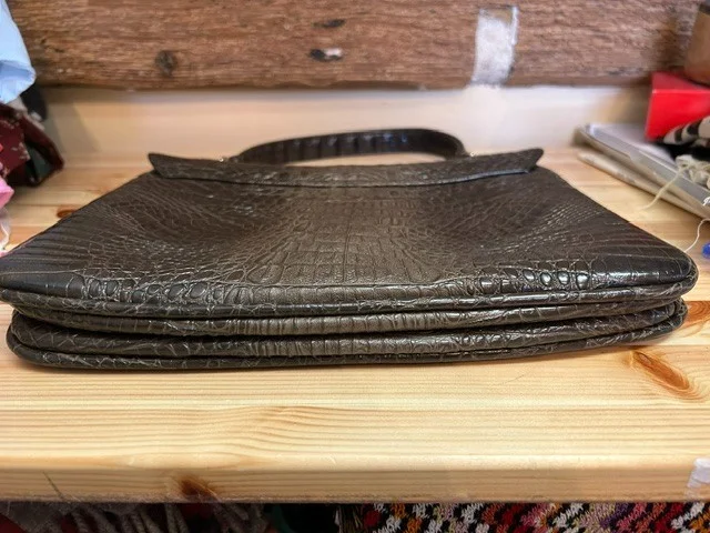 Beautiful vintage brown croc effect leather top handle handbag view 5