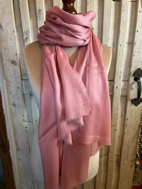 Soft rose pink merino wool & silk blend fine lightweight all season pashmina